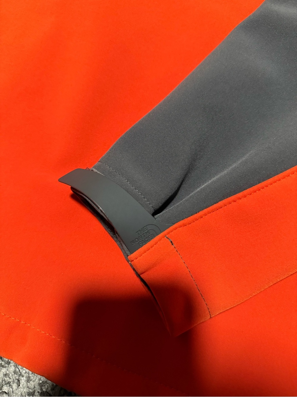 Men’s The North Face jacket - Picture 8 of 11